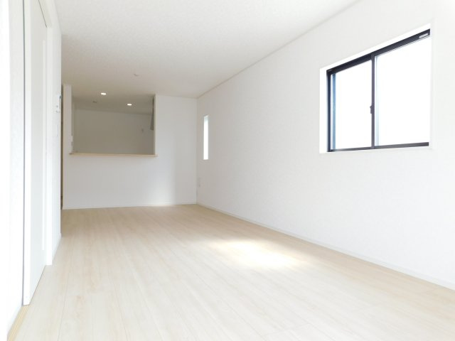 名古屋市南区阿原町の新築一戸建の居間・リビング|◇リビング◇　　南西面で明るく広いリビング２０．７５帖　リビングが見渡せる対面キッチン♪