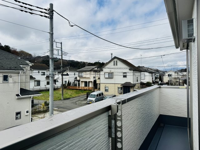 八王子市　川口町　新築一戸建て　０１期のバルコニー|～2部屋から出入り可能なバルコニー～