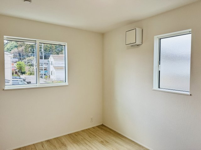 八王子市　川口町　新築一戸建て　０１期の洋室|～2階6.0帖の洋室　2面採光で明るく風通しの良いお部屋です～