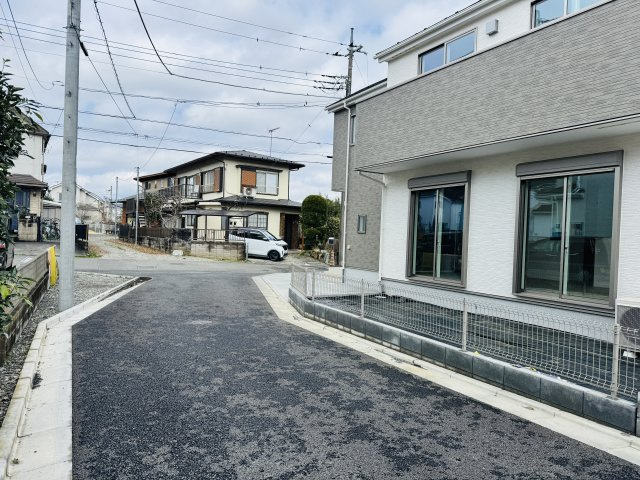 八王子市　川口町　新築一戸建て　０１期の前面道路含む現地写真|～南4.2ｍ・西4ｍ道路に面しています～