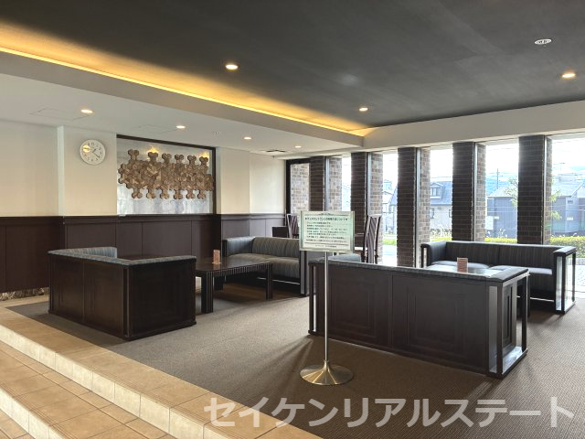 ガーデンブリーズ光の街のその他共用部分|ゆったりとしたウェルカムラウンジです。