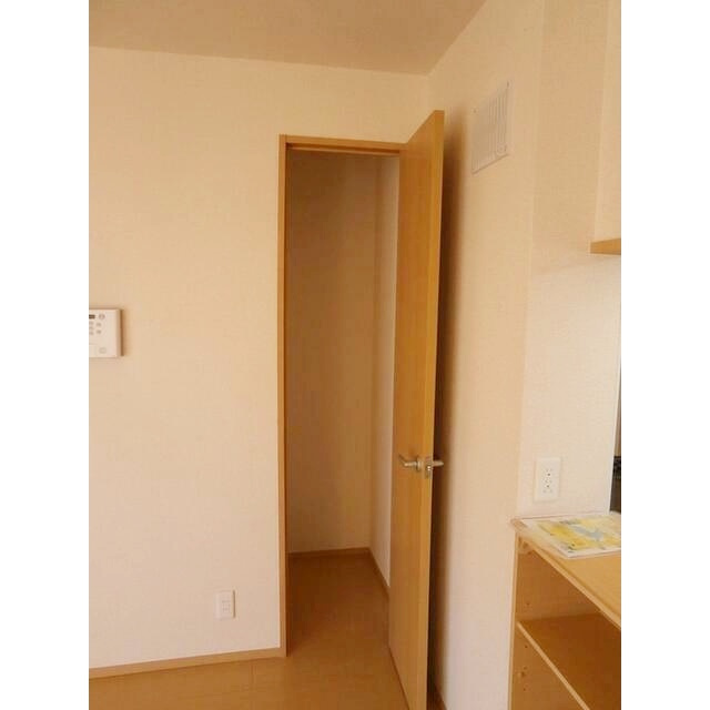 横浜市泉区中田西１丁目のアパートの収納