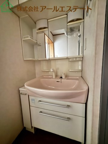 姫路市飾磨区須加　　　山陽電鉄「飾磨駅」徒歩17分の独立洗面台