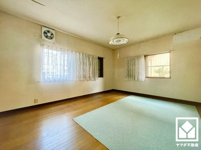 伏見区醍醐御陵西裏町の洋室