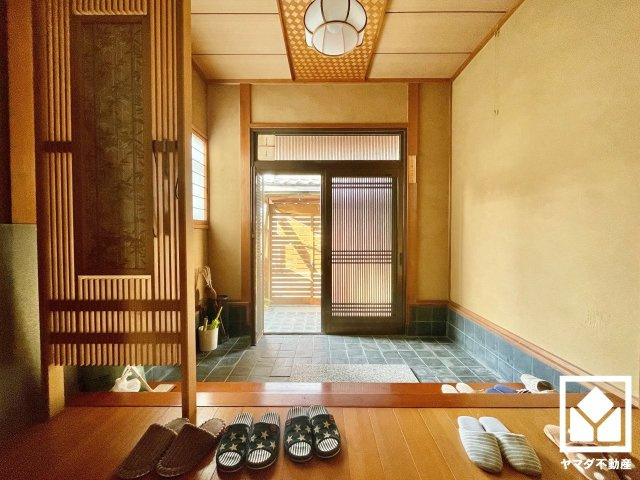伏見区醍醐御陵西裏町の玄関