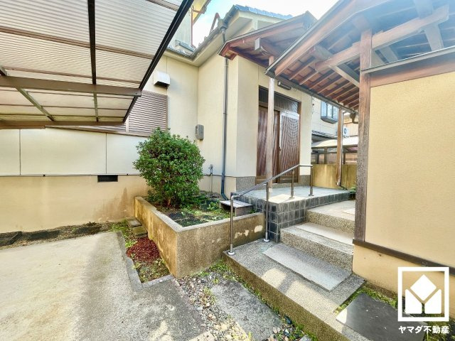 伏見区醍醐御陵西裏町の駐車場