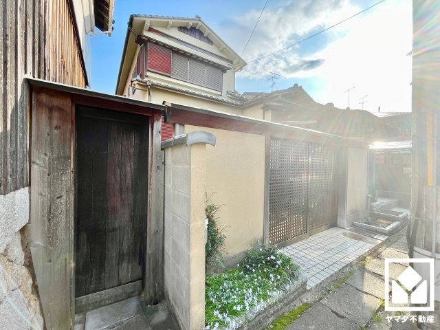 伏見区醍醐御陵西裏町の外観