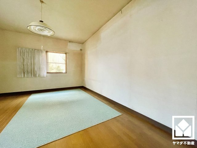 伏見区醍醐御陵西裏町の洋室