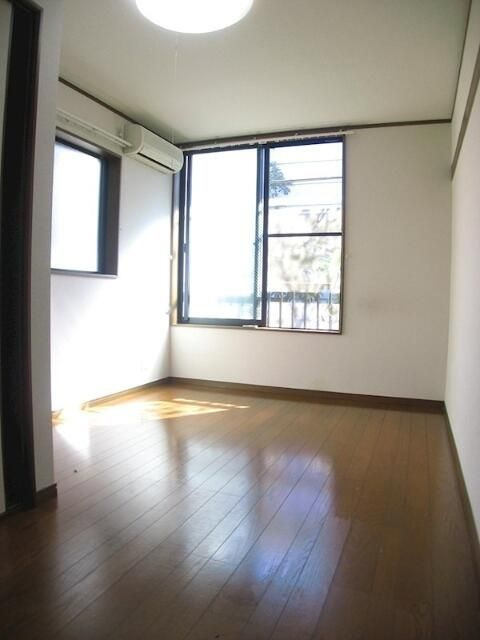 ＣＥＳＴ　ＢＯＮ　セボンの居間・リビング