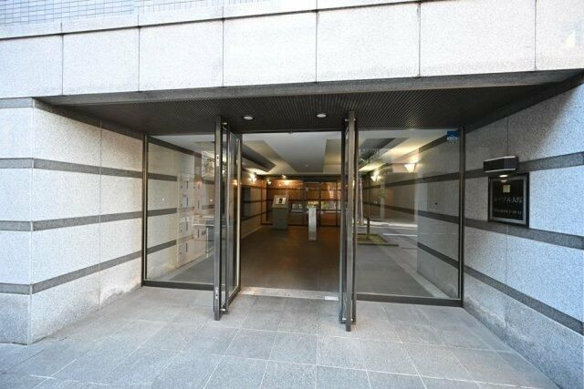 ルーブル大塚のエントランス