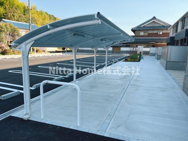 Casa石生のその他共用部分|屋根付きの駐輪場は無料です◆
