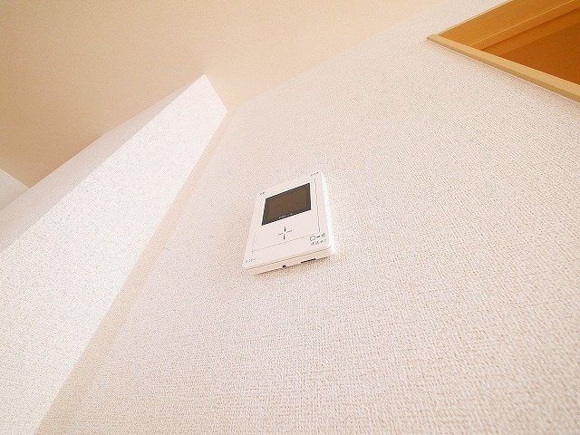 アビタシオンⅢのセキュリティ|モニター付きインターホンです