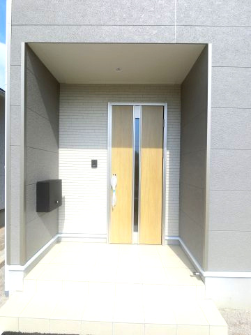 江北町惣領分　3号棟の玄関|玄関です
