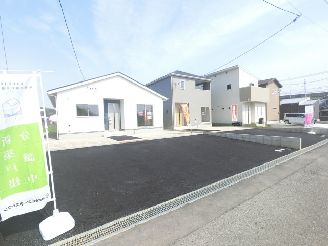 江北町惣領分　3号棟の前面道路含む現地写真|前面道路含む現地写真です