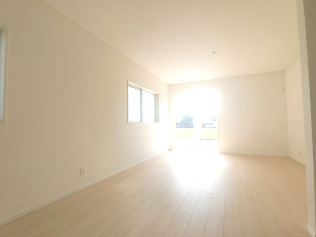 江北町惣領分　3号棟の居間・リビング|キッチンとリビングでコミュニケーション取れるLDK♪