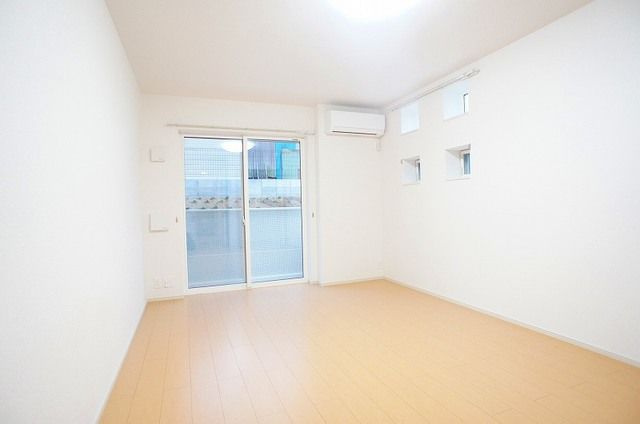 アルバベレッツァの居間・リビング