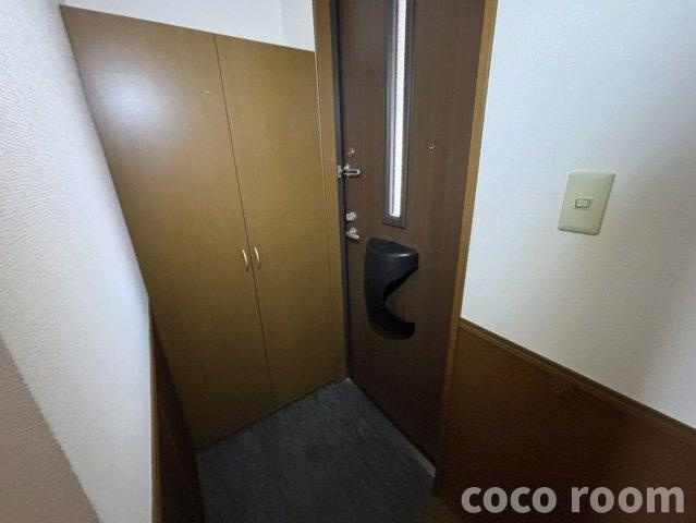 クレイドル青木Aの玄関