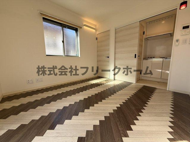 武蔵野市吉祥寺南町２丁目のアパートの居間・リビング