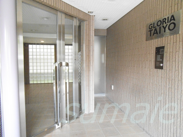 グロリア大洋のエントランス|オートロック完備でセキュリティも安心です