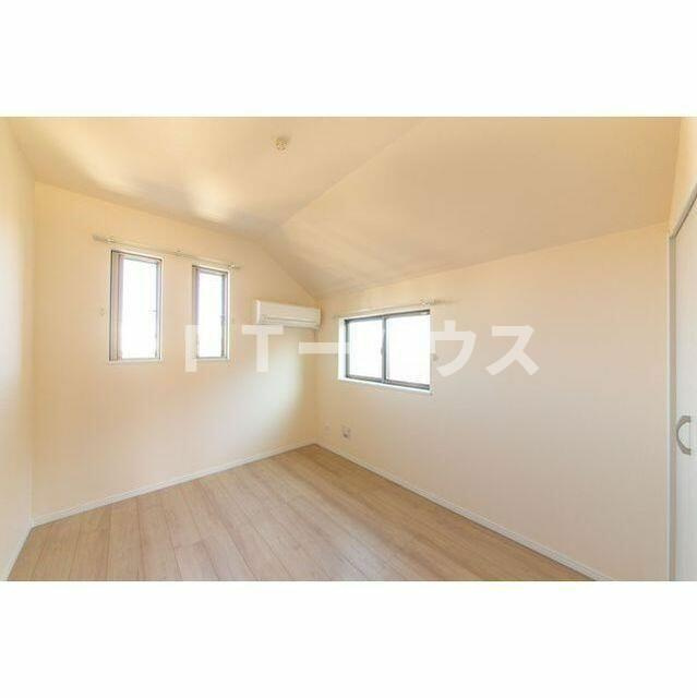 Ｋｏｌｅｔ二和向台＃１２の洋室