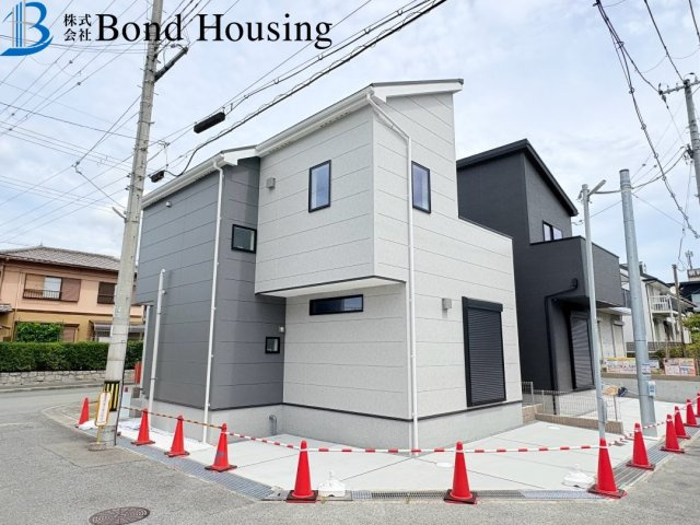 三方角地　LDK19帖　収納豊富　伊川谷町潤和　１号棟　新築戸建の外観