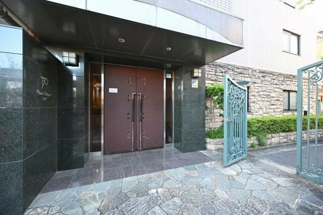プラネット市ヶ谷のエントランス