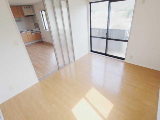 フォーレスさくら野の洋室