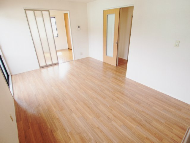 フォーレスさくら野の居間・リビング