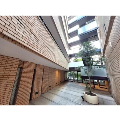 【ロビー】 | ＩＮＯＶＥ朝霞青葉台 | 落ち着いたロビーです