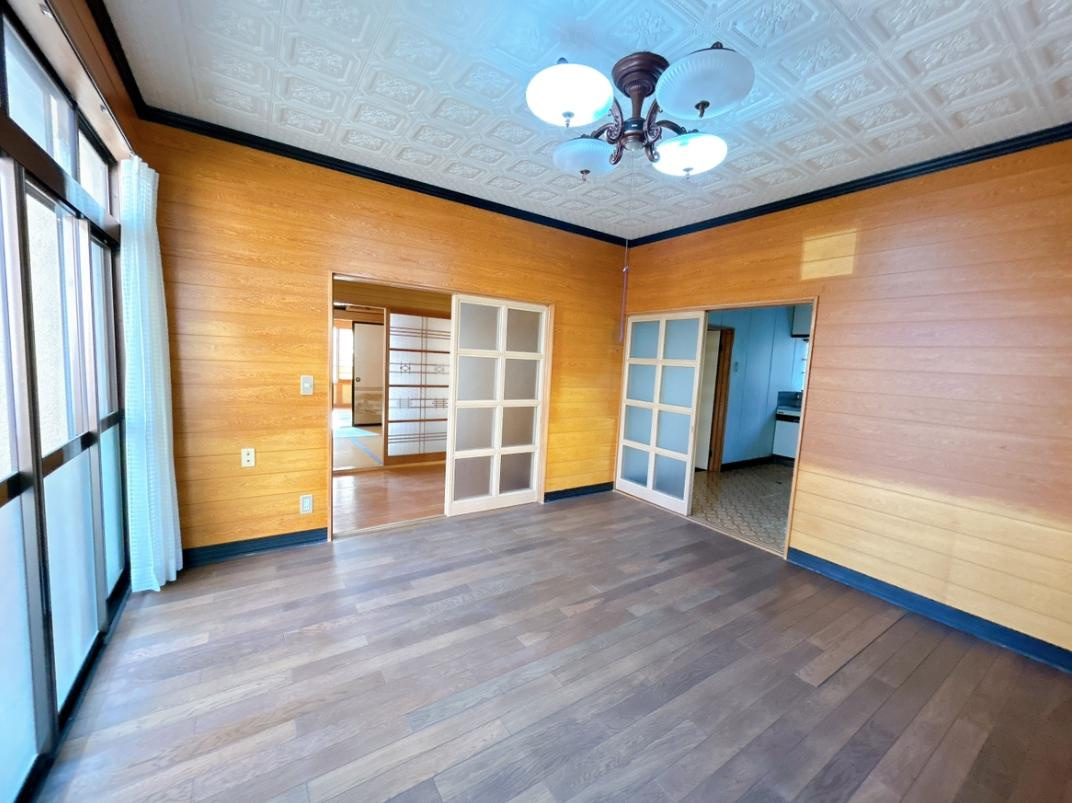 ひたちなか市殿山町2丁目　中古戸建の居間・リビング|家族団らんの時間も増えそうなくつろぎのＬＤＫ(^_-)-☆