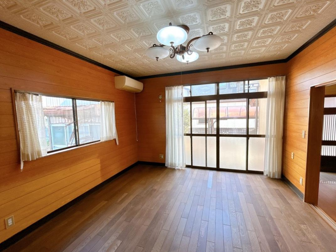 ひたちなか市殿山町2丁目　中古戸建の居間・リビング