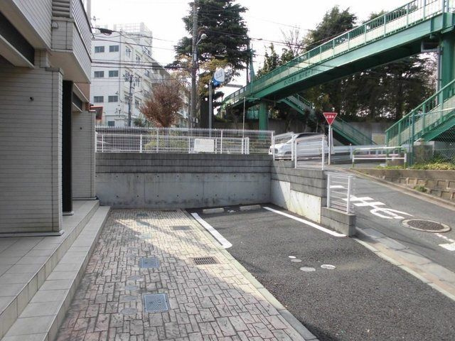 ラフレシールの駐車場
