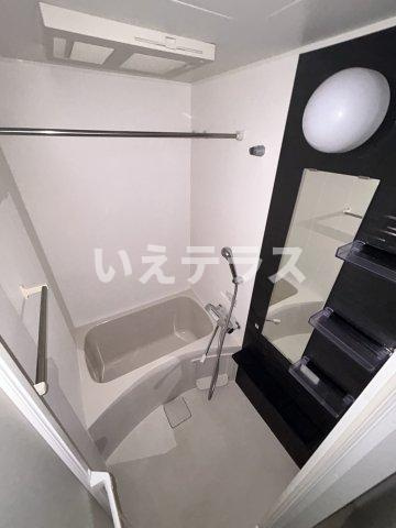 エステムコート神戸湊町の浴室