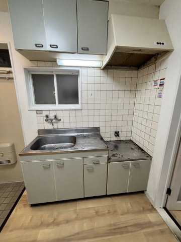 新潟市東区東明５丁目のアパートのキッチン