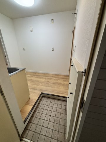 クレセントヴィラージュ東明の玄関