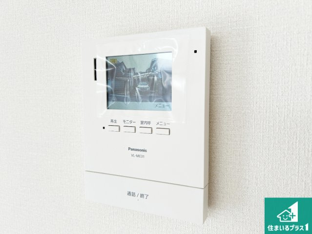 ●橿原市新賀町　第1期　新築一戸建ての防犯設備|カラーモニターインターホン！声だけでなく来訪者の姿や顔がモニターで確認できるので、小さなお子様がいらっしゃるご家庭でも安心できます！