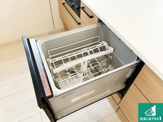 ●橿原市新賀町　第1期　新築一戸建ての設備|浄水器を内蔵！炊飯時、お茶を作る時に安心してお水を使えます！お湯と冷水、浄水と原水、シャワーの切替えもワンタッチです！