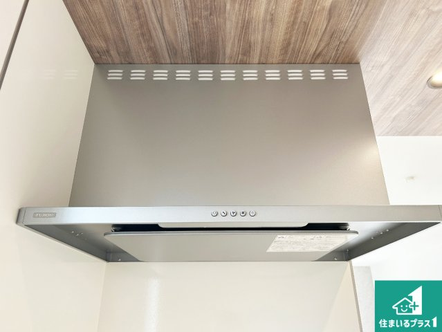 ●橿原市新賀町　第1期　新築一戸建ての設備|汚れにくいスロットフィルタでお手入れラクラク！ＬＥＤ照明付き！