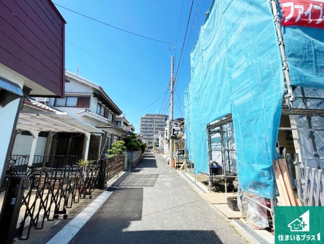 1(土)2(日)現地説明会　橿原市新賀町　の前面道路含む現地写真|周辺は閑静な住宅街です。前面道路もしっかりと有りますので車の出し入れも安心ですよ！