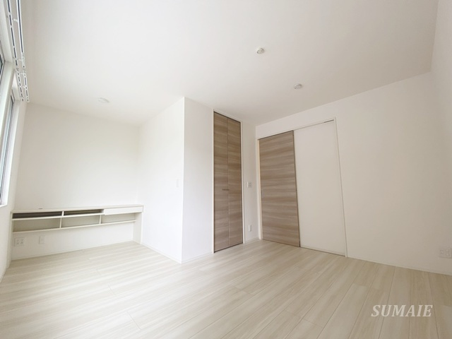 レジェーロの寝室|8.2帖洋室☆