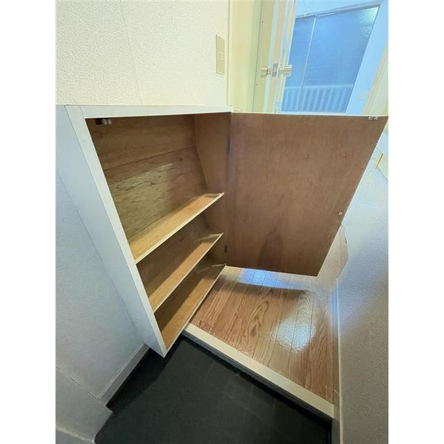 下駄箱　別の部屋の参考写真