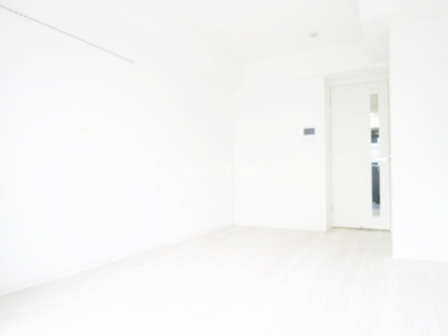 リライア十条の寝室|窓側からのアングルです☆