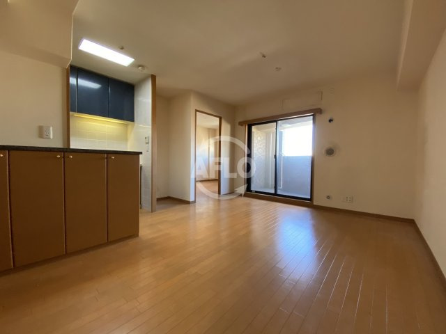 リーガル靭公園北の居間・リビング|リーガル靭公園北　開放的な室内