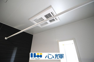 【設備】 | クレイドルガーデン山口市阿知須　第９（２号棟） | 浴室換気・乾燥・暖房機（本体）。冬場の予備暖房、夜間や梅雨時の衣類乾燥、カビ対策などに活躍します。