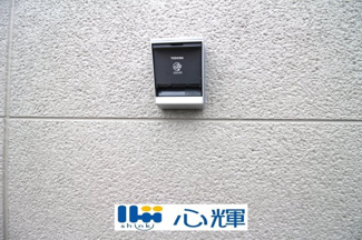 【設備】 | クレイドルガーデン山口市阿知須　第９（２号棟） | EV充電用ソケットです。
注．使用開始に当たっては事前に電気工事が別途必要となります。