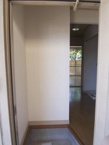 フォーブル村松 IIの玄関