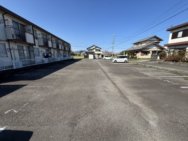 フォーブル村松 IIの駐車場