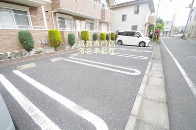 【駐車場】 | フォレスト・ガーデン | 敷地内駐車場完備