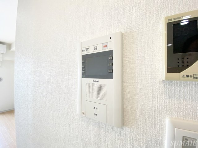 ロイヤルパークス新田のセキュリティ|モニター付きインターホンです☆