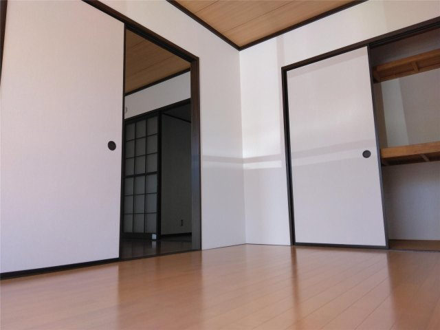 ビラ・アークル　Ｂの居間・リビング